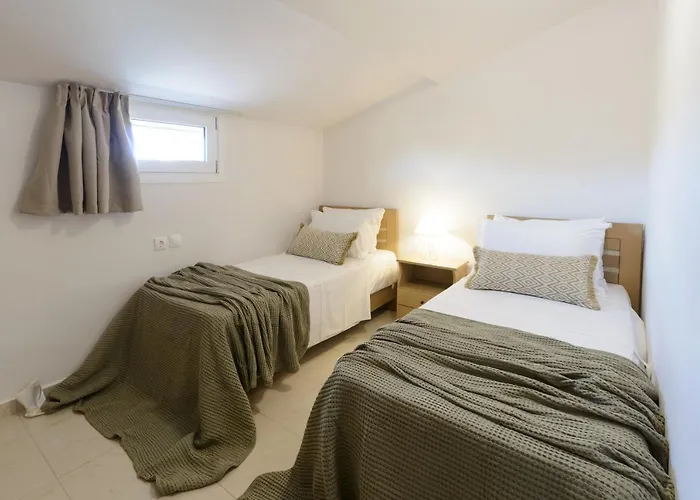 Zissis Suites Downtown Apartment