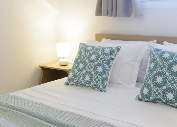 Zissis Suites Downtown Apartment